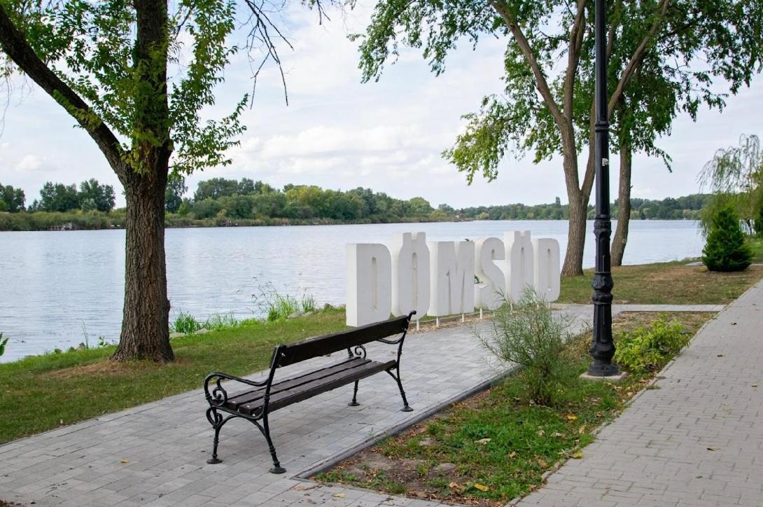 Sello Szabadidocentrum Domsod Екстер'єр фото
